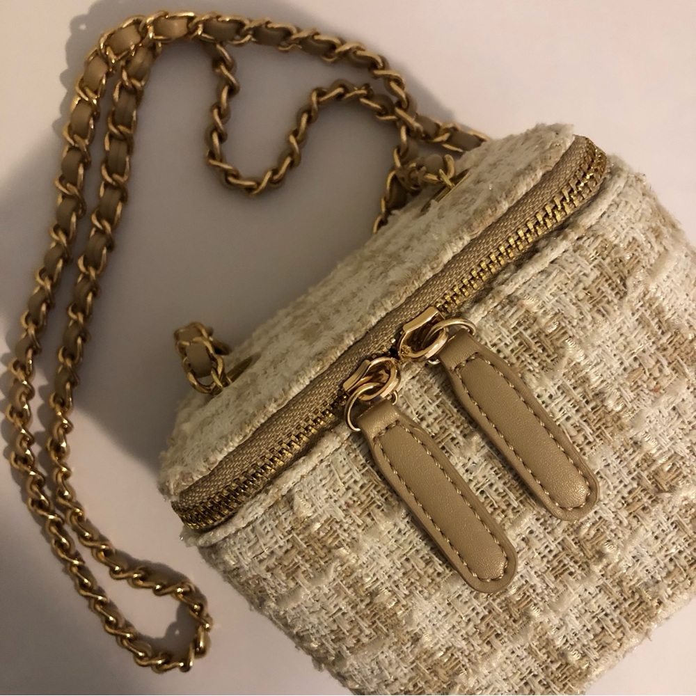 Chic Tweed Crossbody Bag - Cream and Tan - Picture 8 of 9